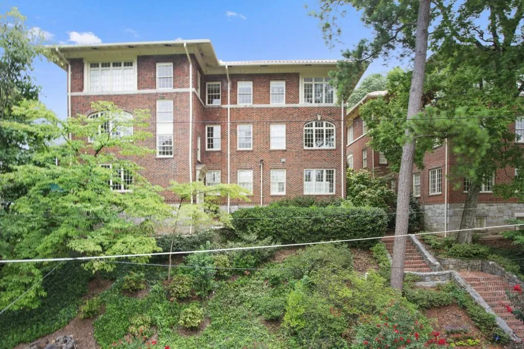 1 S Prado Unit 5a, Atlanta, Georgia 30309, 2 Bedrooms Bedrooms, ,2 BathroomsBathrooms,Residential,Sold,1 S Prado Unit 5a,5733607
