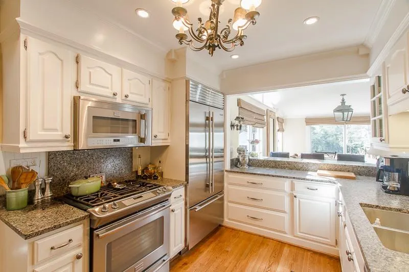 2864 N Hills Drive, Atlanta, Georgia 30305, 3 Bedrooms Bedrooms, ,2 BathroomsBathrooms,Residential,Sold,2864 N Hills Drive,5663108