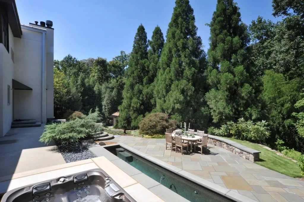 265 Tara Trail, Sandy Springs, Georgia 30327, 4 Bedrooms Bedrooms, ,4 BathroomsBathrooms,Residential,Sold,265 Tara Trail,5959761