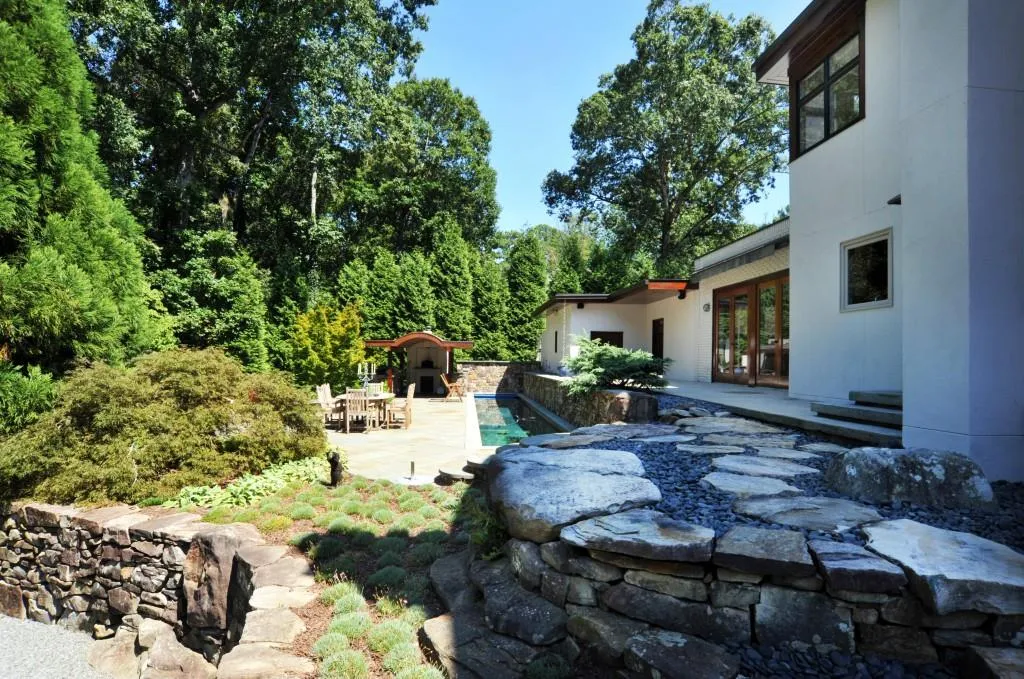 265 Tara Trail, Sandy Springs, Georgia 30327, 4 Bedrooms Bedrooms, ,4 BathroomsBathrooms,Residential,Sold,265 Tara Trail,5959761