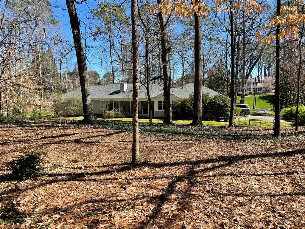 4970 Old House Trail, Sandy Springs, Georgia 30342, 4 Bedrooms Bedrooms, ,3 BathroomsBathrooms,Residential,Sold,4970 Old House Trail,7026243