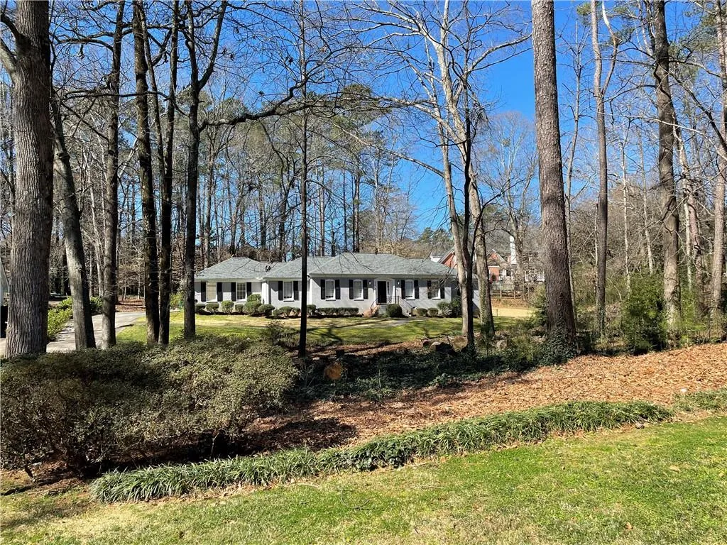 4970 Old House Trail, Sandy Springs, Georgia 30342, 4 Bedrooms Bedrooms, ,3 BathroomsBathrooms,Residential,Sold,4970 Old House Trail,7026243