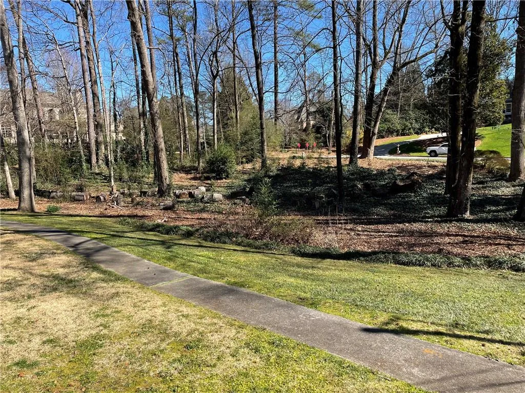 4970 Old House Trail, Sandy Springs, Georgia 30342, 4 Bedrooms Bedrooms, ,3 BathroomsBathrooms,Residential,Sold,4970 Old House Trail,7026243