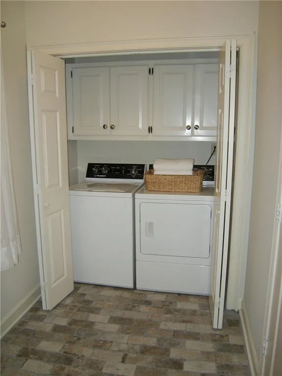 7155 Roswell Road Unit 33, Sandy Springs, Georgia 30328, 3 Bedrooms Bedrooms, ,3 BathroomsBathrooms,Residential,Sold,7155 Roswell Road Unit 33,6784040