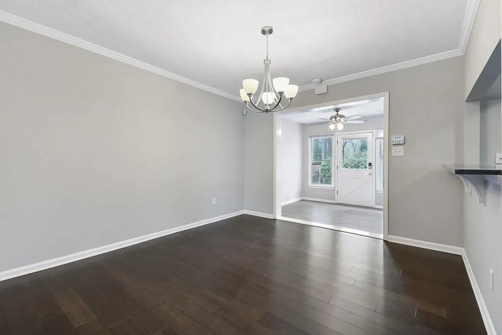 6700 Roswell Road Unit 3-b, Atlanta, Georgia 30328, 3 Bedrooms Bedrooms, ,2 BathroomsBathrooms,Residential,Sold,6700 Roswell Road Unit 3-b,6512437