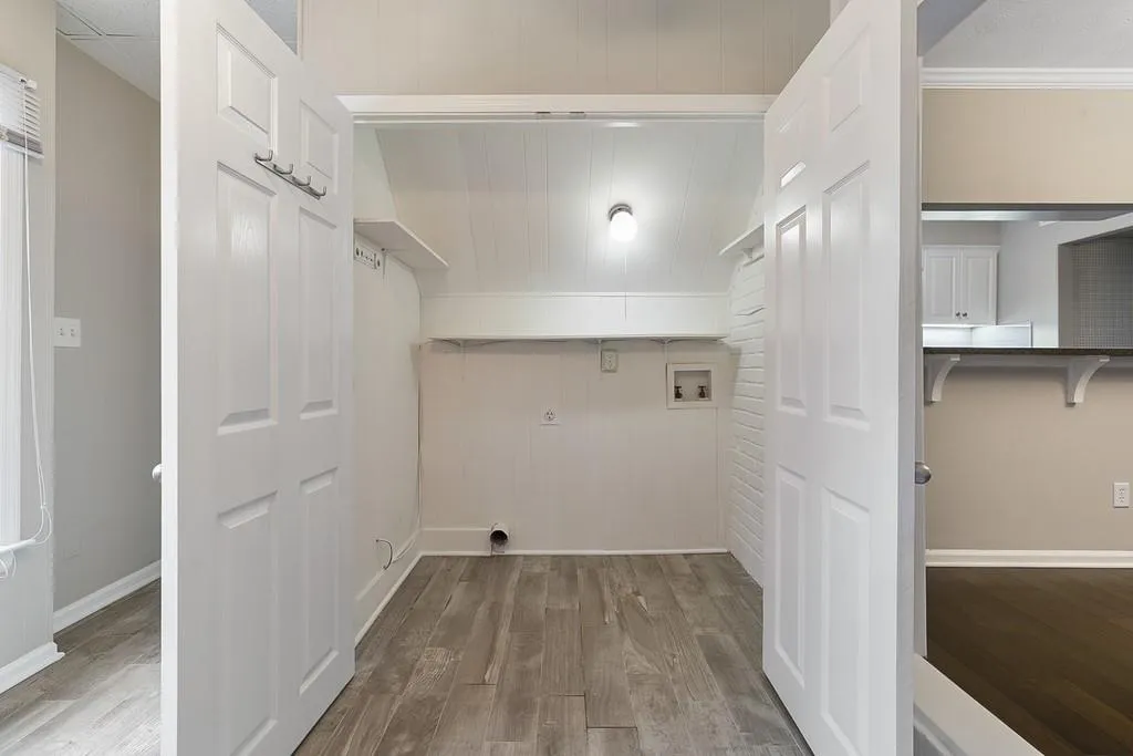 6700 Roswell Road Unit 3-b, Atlanta, Georgia 30328, 3 Bedrooms Bedrooms, ,2 BathroomsBathrooms,Residential,Sold,6700 Roswell Road Unit 3-b,6512437