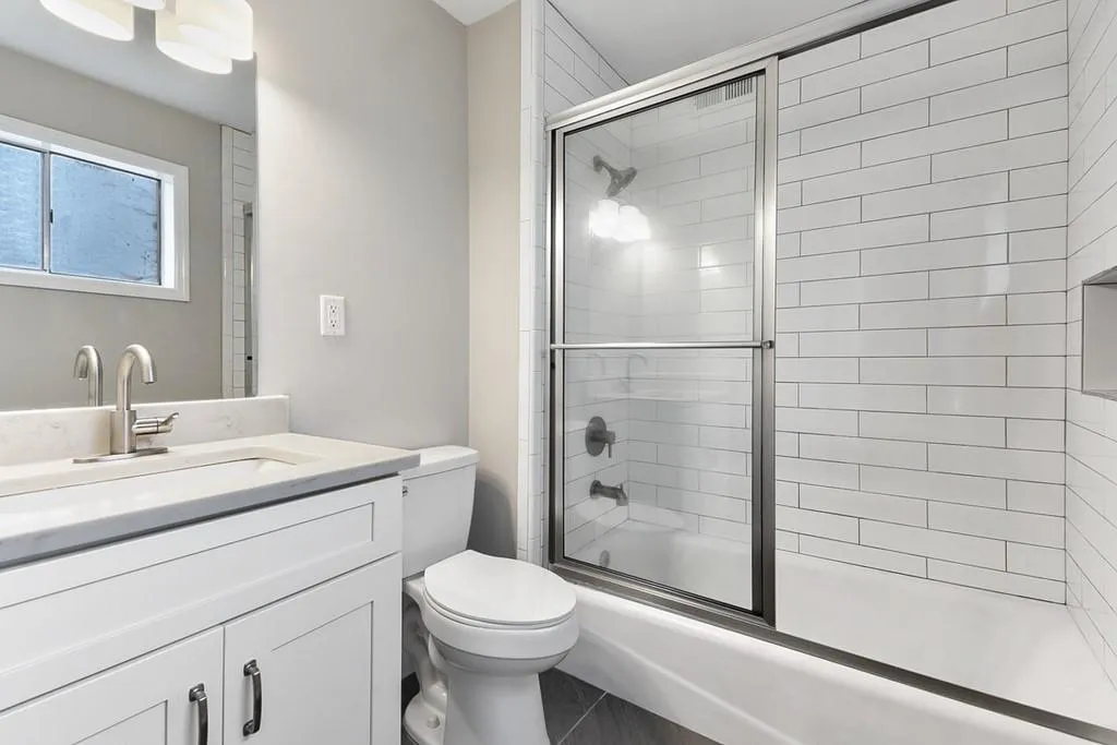 6700 Roswell Road Unit 3-b, Atlanta, Georgia 30328, 3 Bedrooms Bedrooms, ,2 BathroomsBathrooms,Residential,Sold,6700 Roswell Road Unit 3-b,6512437