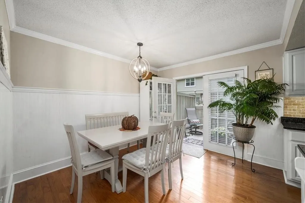 6900 Roswell Road Unit J4, Sandy Springs, Georgia 30328, 2 Bedrooms Bedrooms, ,2 BathroomsBathrooms,Residential,Sold,6900 Roswell Road Unit J4,7131644