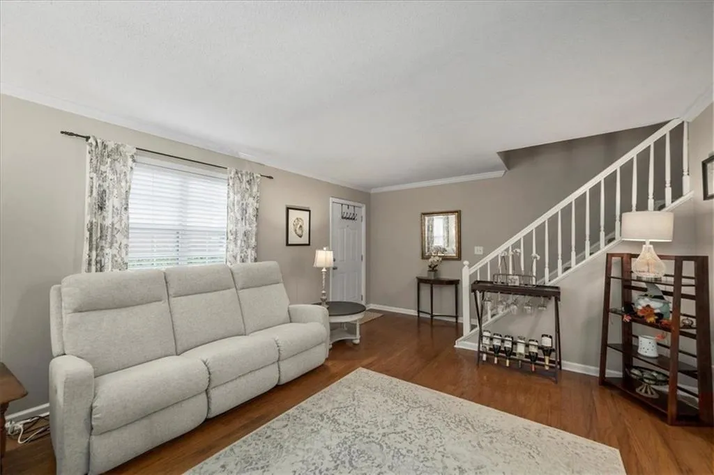 6900 Roswell Road Unit J4, Sandy Springs, Georgia 30328, 2 Bedrooms Bedrooms, ,2 BathroomsBathrooms,Residential,Sold,6900 Roswell Road Unit J4,7131644