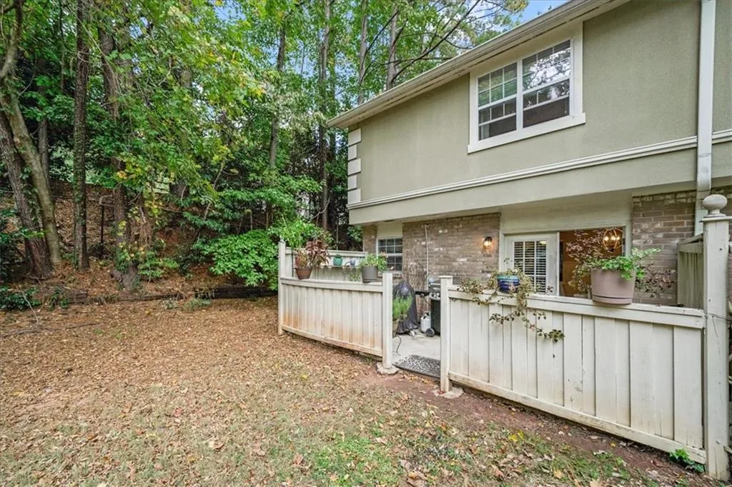 6900 Roswell Road Unit J4, Sandy Springs, Georgia 30328, 2 Bedrooms Bedrooms, ,2 BathroomsBathrooms,Residential,Sold,6900 Roswell Road Unit J4,7131644