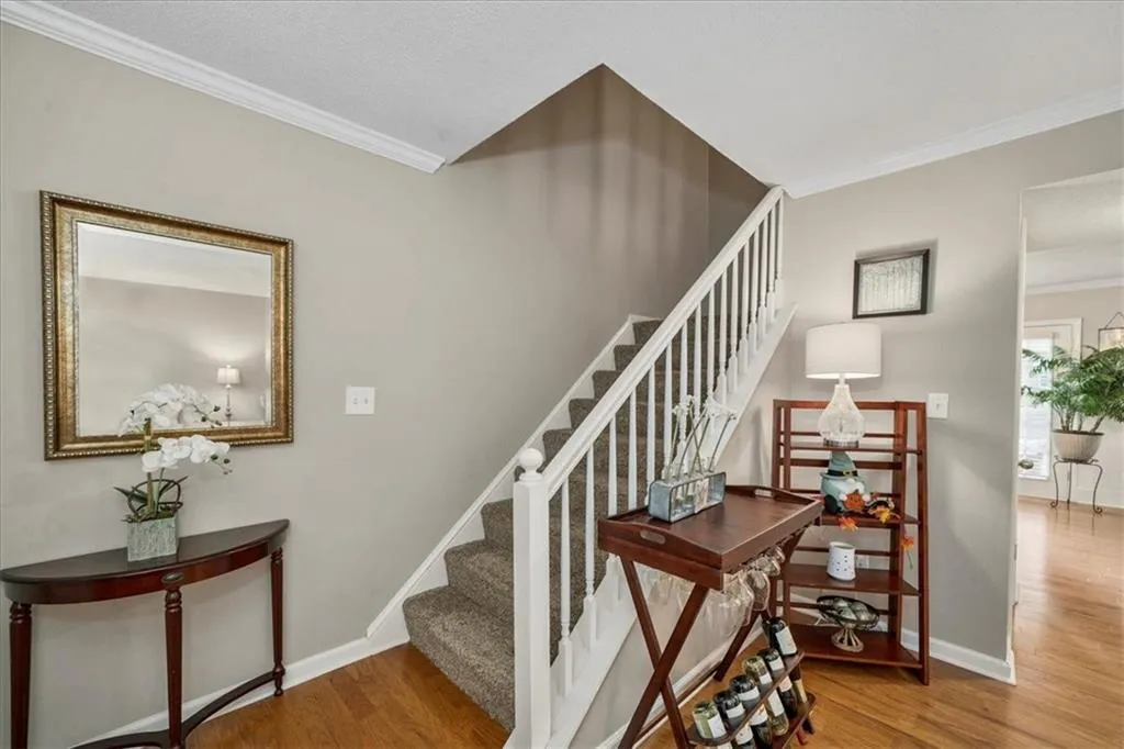 6900 Roswell Road Unit J4, Sandy Springs, Georgia 30328, 2 Bedrooms Bedrooms, ,2 BathroomsBathrooms,Residential,Sold,6900 Roswell Road Unit J4,7131644