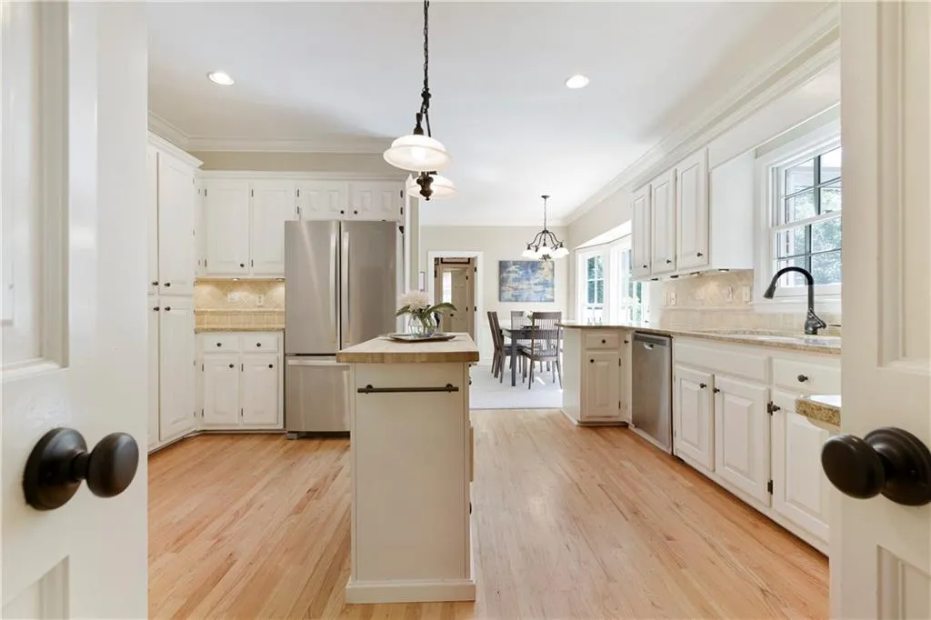 7615 Brigham Drive, Sandy Springs, Georgia 30350, 5 Bedrooms Bedrooms, ,4 BathroomsBathrooms,Residential,Sold,7615 Brigham Drive,6717621