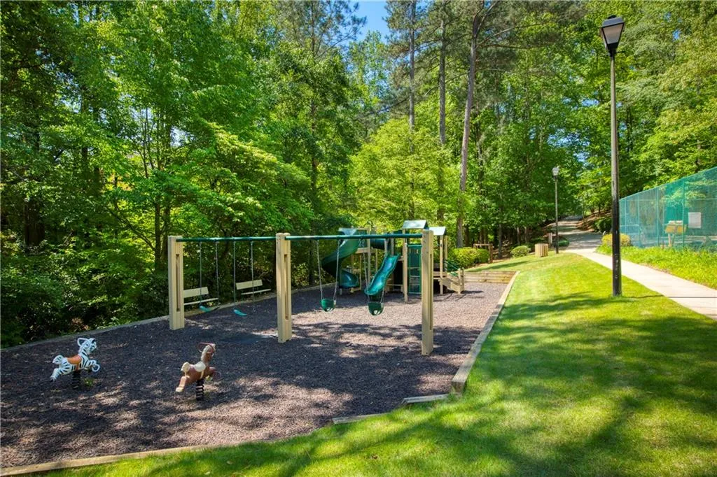7615 Brigham Drive, Sandy Springs, Georgia 30350, 5 Bedrooms Bedrooms, ,4 BathroomsBathrooms,Residential,Sold,7615 Brigham Drive,6717621