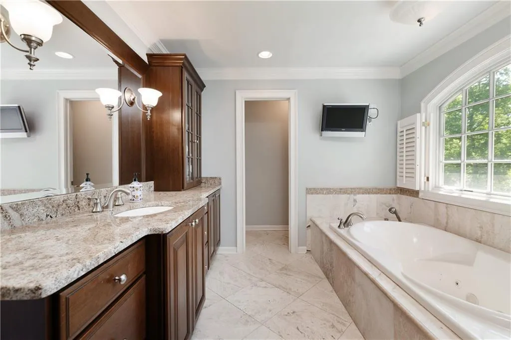 7615 Brigham Drive, Sandy Springs, Georgia 30350, 5 Bedrooms Bedrooms, ,4 BathroomsBathrooms,Residential,Sold,7615 Brigham Drive,6717621