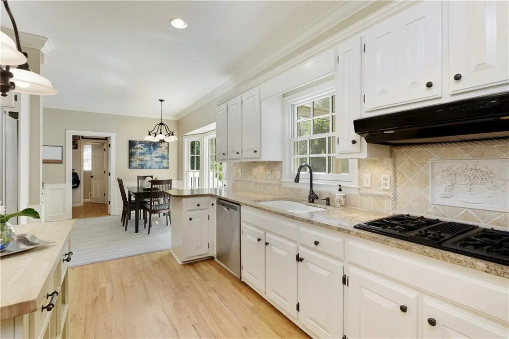 7615 Brigham Drive, Sandy Springs, Georgia 30350, 5 Bedrooms Bedrooms, ,4 BathroomsBathrooms,Residential,Sold,7615 Brigham Drive,6717621