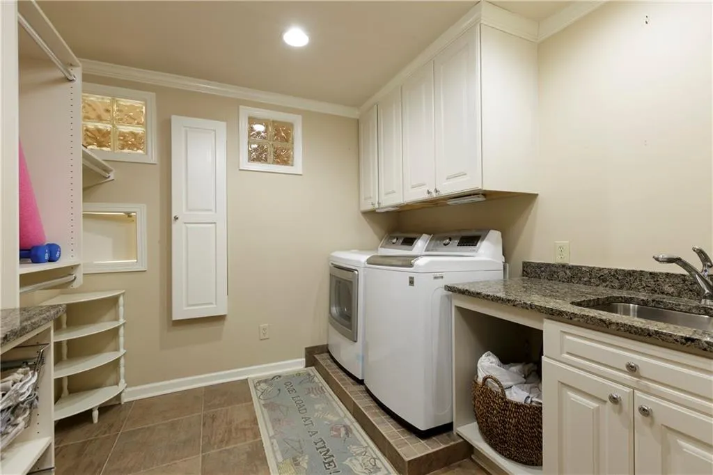 7615 Brigham Drive, Sandy Springs, Georgia 30350, 5 Bedrooms Bedrooms, ,4 BathroomsBathrooms,Residential,Sold,7615 Brigham Drive,6717621