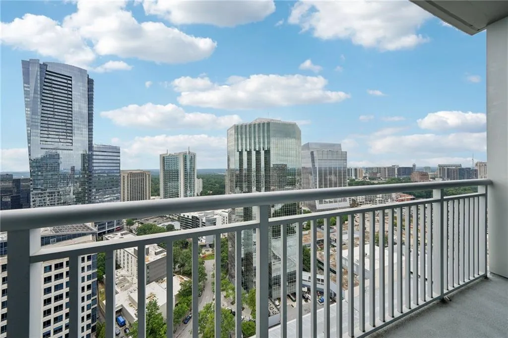 3338 Peachtree Road Ne Unit 3006, Atlanta, Georgia 30326, 2 Bedrooms Bedrooms, ,2 BathroomsBathrooms,Residential,For Sale,3338 Peachtree Road Ne Unit 3006,7634062