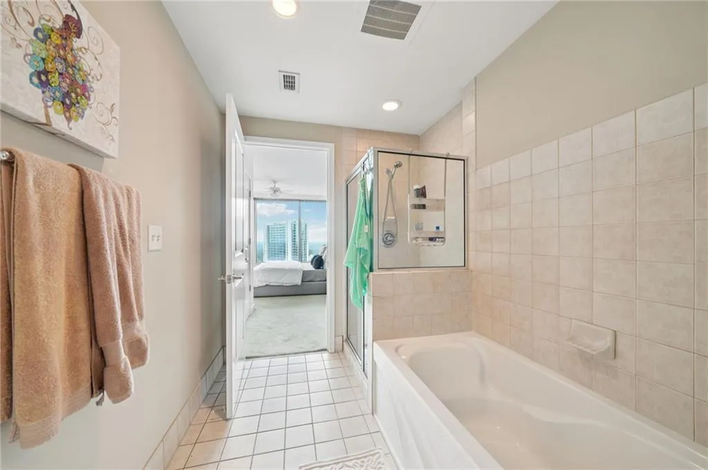 3338 Peachtree Road Ne Unit 3006, Atlanta, Georgia 30326, 2 Bedrooms Bedrooms, ,2 BathroomsBathrooms,Residential,For Sale,3338 Peachtree Road Ne Unit 3006,7634062