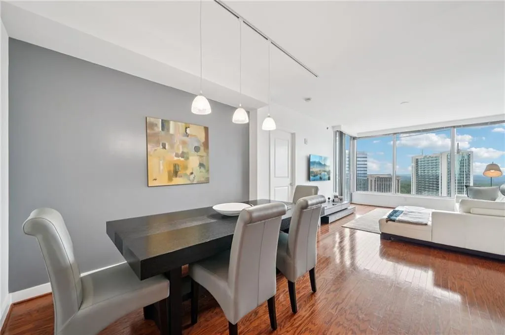 3338 Peachtree Road Ne Unit 3006, Atlanta, Georgia 30326, 2 Bedrooms Bedrooms, ,2 BathroomsBathrooms,Residential,For Sale,3338 Peachtree Road Ne Unit 3006,7634062