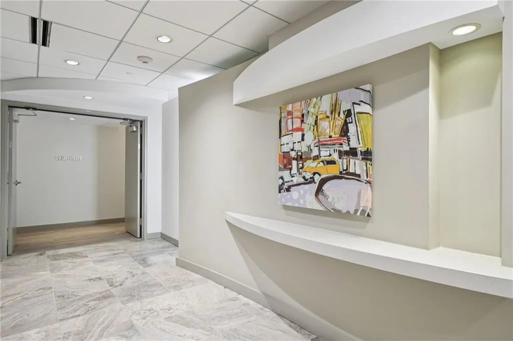 3338 Peachtree Road Ne Unit 3006, Atlanta, Georgia 30326, 2 Bedrooms Bedrooms, ,2 BathroomsBathrooms,Residential,For Sale,3338 Peachtree Road Ne Unit 3006,7634062