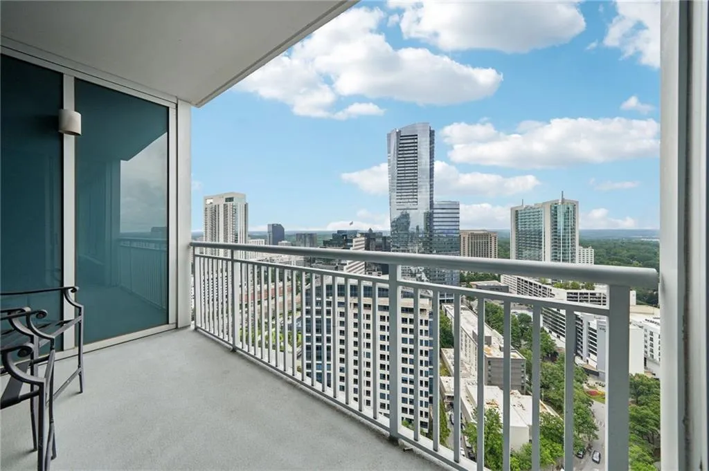 3338 Peachtree Road Ne Unit 3006, Atlanta, Georgia 30326, 2 Bedrooms Bedrooms, ,2 BathroomsBathrooms,Residential,For Sale,3338 Peachtree Road Ne Unit 3006,7634062