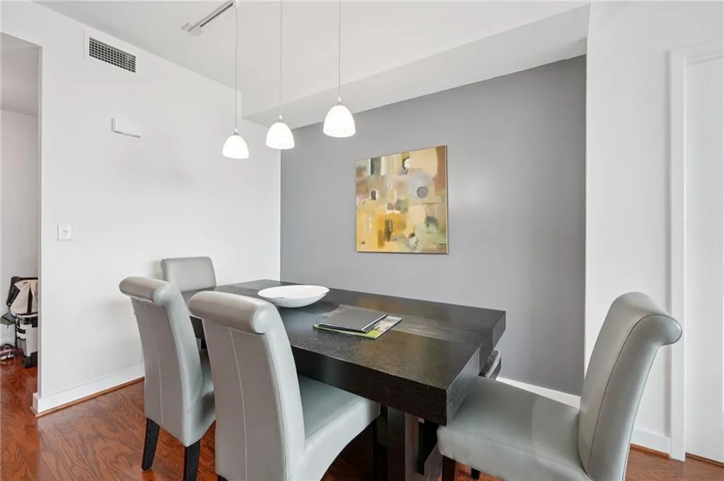 3338 Peachtree Road Ne Unit 3006, Atlanta, Georgia 30326, 2 Bedrooms Bedrooms, ,2 BathroomsBathrooms,Residential,For Sale,3338 Peachtree Road Ne Unit 3006,7634062