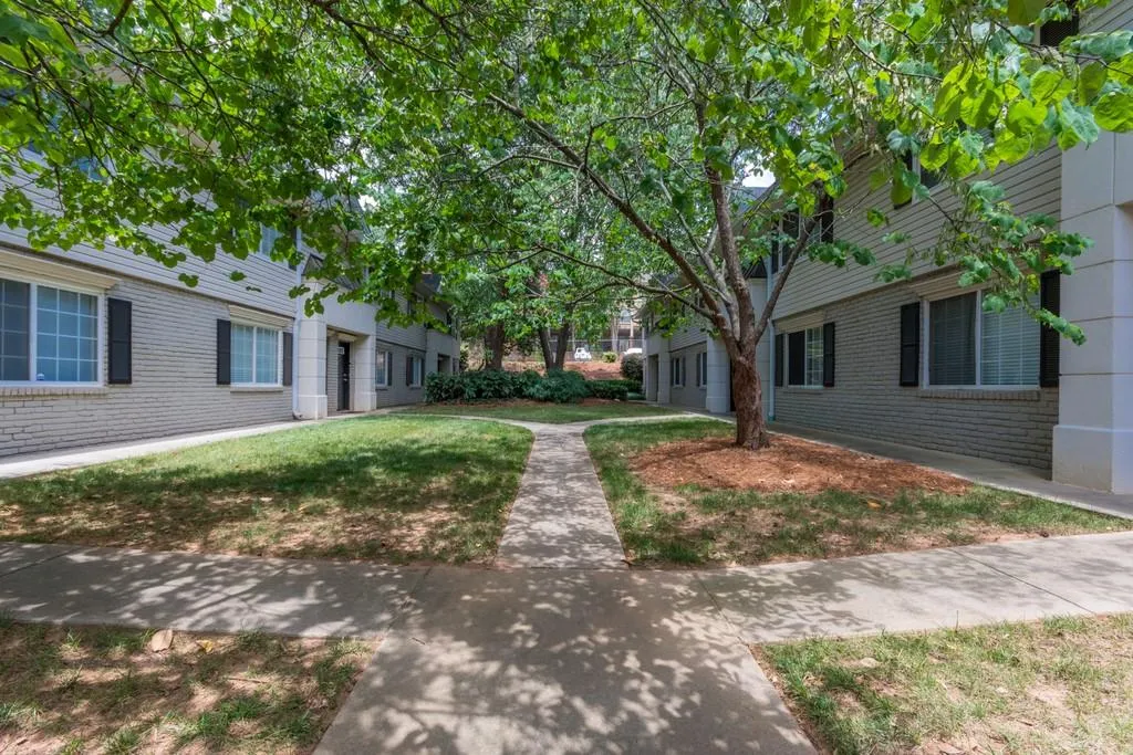 6940 Roswell Road Unit 22b, Sandy Springs, Georgia 30328, 1 Bedroom Bedrooms, ,1 BathroomBathrooms,Residential,Sold,6940 Roswell Road Unit 22b,6587587