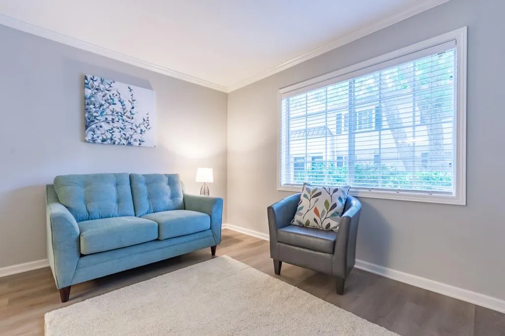 6940 Roswell Road Unit 22b, Sandy Springs, Georgia 30328, 1 Bedroom Bedrooms, ,1 BathroomBathrooms,Residential,Sold,6940 Roswell Road Unit 22b,6587587