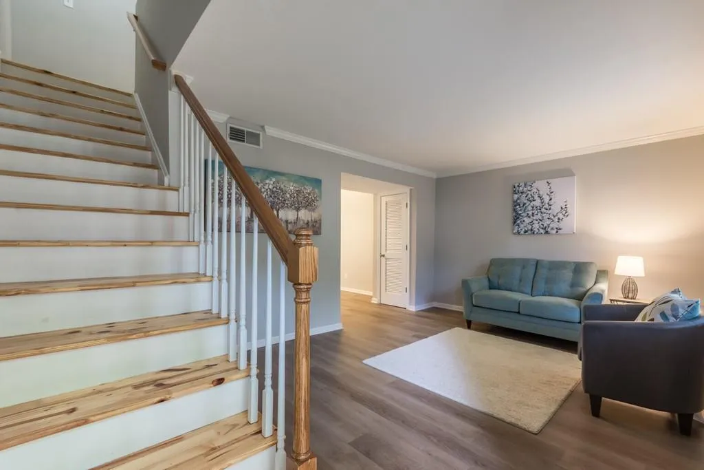 6940 Roswell Road Unit 22b, Sandy Springs, Georgia 30328, 1 Bedroom Bedrooms, ,1 BathroomBathrooms,Residential,Sold,6940 Roswell Road Unit 22b,6587587