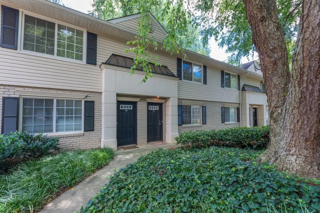 6940 Roswell Road Unit 22b, Sandy Springs, Georgia 30328, 1 Bedroom Bedrooms, ,1 BathroomBathrooms,Residential,Sold,6940 Roswell Road Unit 22b,6587587