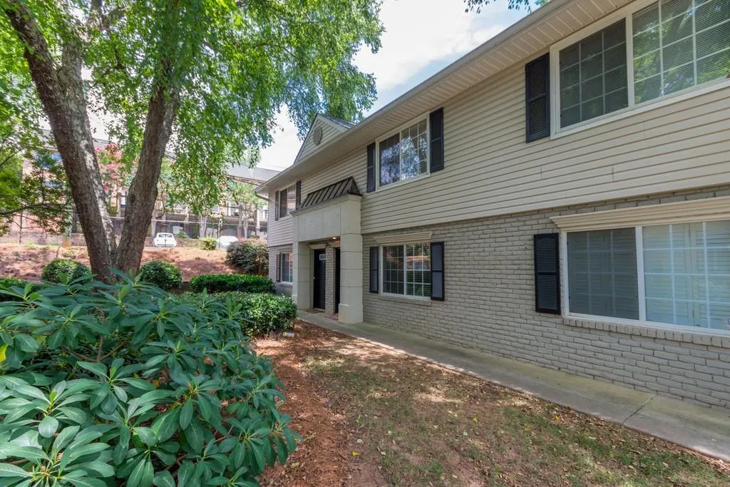 6940 Roswell Road Unit 22b, Sandy Springs, Georgia 30328, 1 Bedroom Bedrooms, ,1 BathroomBathrooms,Residential,Sold,6940 Roswell Road Unit 22b,6587587