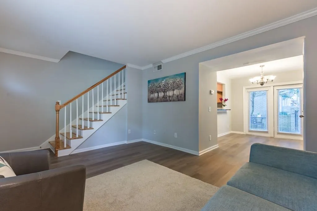 6940 Roswell Road Unit 22b, Sandy Springs, Georgia 30328, 1 Bedroom Bedrooms, ,1 BathroomBathrooms,Residential,Sold,6940 Roswell Road Unit 22b,6587587