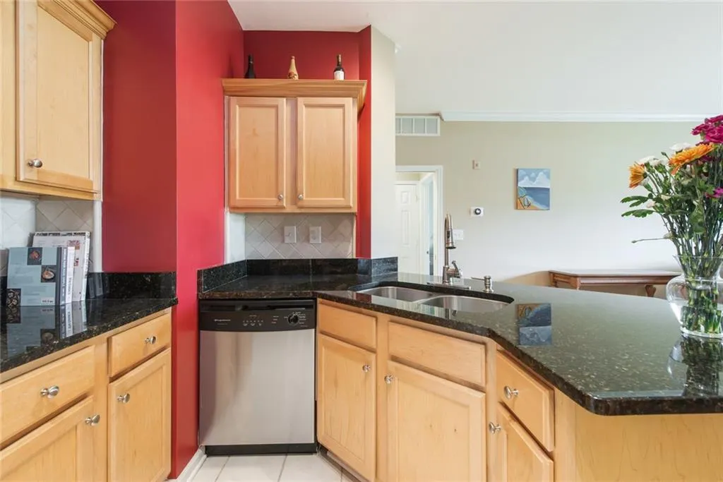 5641 Roswell Road Unit 302, Atlanta, Georgia 30342, 2 Bedrooms Bedrooms, ,2 BathroomsBathrooms,Residential,Sold,5641 Roswell Road Unit 302,6082247