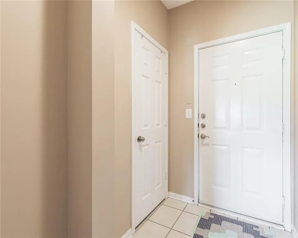 5641 Roswell Road Unit 302, Atlanta, Georgia 30342, 2 Bedrooms Bedrooms, ,2 BathroomsBathrooms,Residential,Sold,5641 Roswell Road Unit 302,6082247