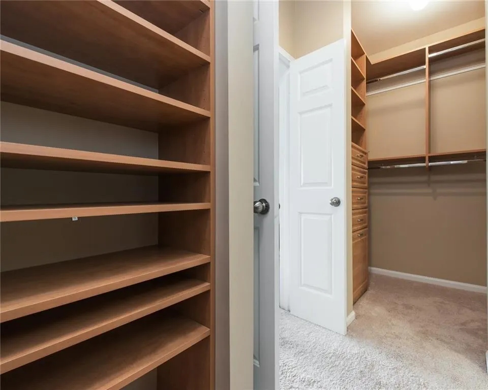 5641 Roswell Road Unit 302, Atlanta, Georgia 30342, 2 Bedrooms Bedrooms, ,2 BathroomsBathrooms,Residential,Sold,5641 Roswell Road Unit 302,6082247