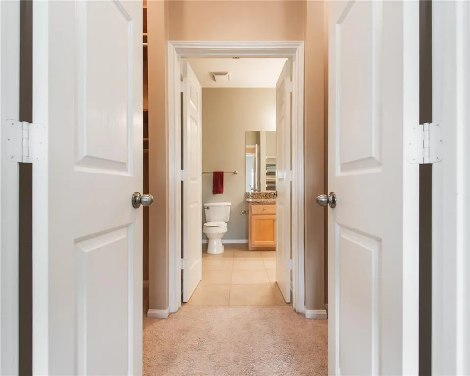 5641 Roswell Road Unit 302, Atlanta, Georgia 30342, 2 Bedrooms Bedrooms, ,2 BathroomsBathrooms,Residential,Sold,5641 Roswell Road Unit 302,6082247