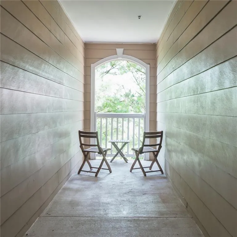 5641 Roswell Road Unit 302, Atlanta, Georgia 30342, 2 Bedrooms Bedrooms, ,2 BathroomsBathrooms,Residential,Sold,5641 Roswell Road Unit 302,6082247