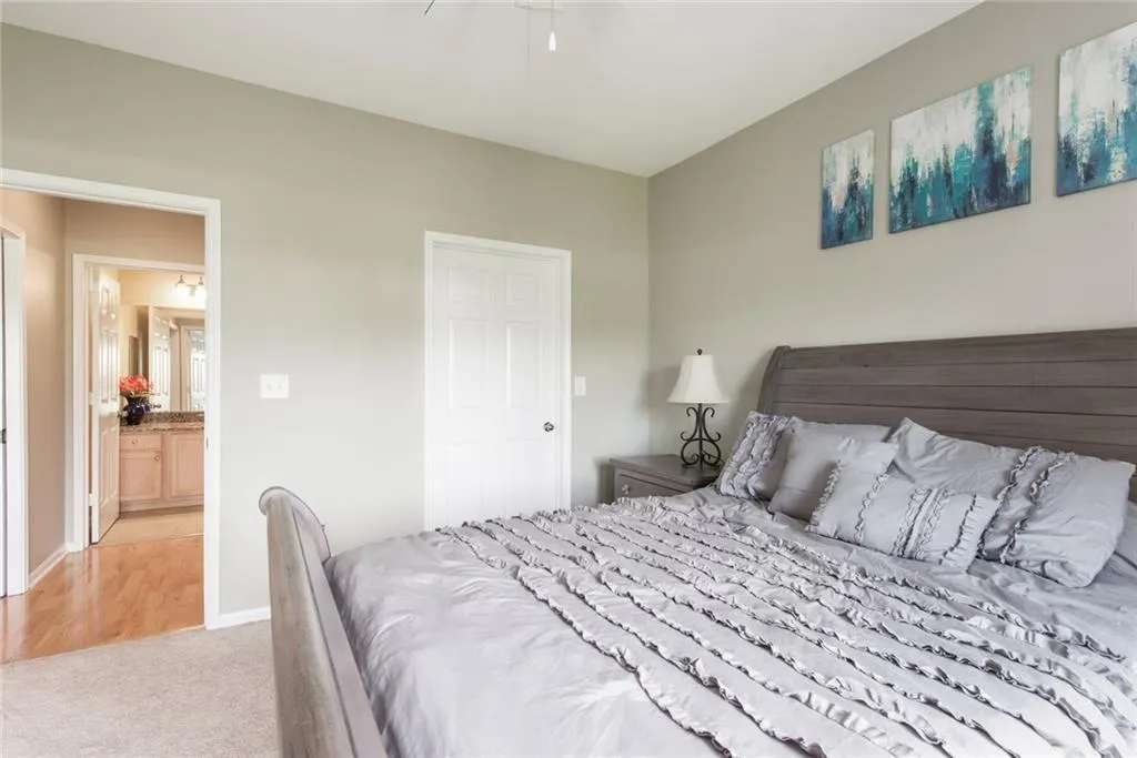 5641 Roswell Road Unit 302, Atlanta, Georgia 30342, 2 Bedrooms Bedrooms, ,2 BathroomsBathrooms,Residential,Sold,5641 Roswell Road Unit 302,6082247
