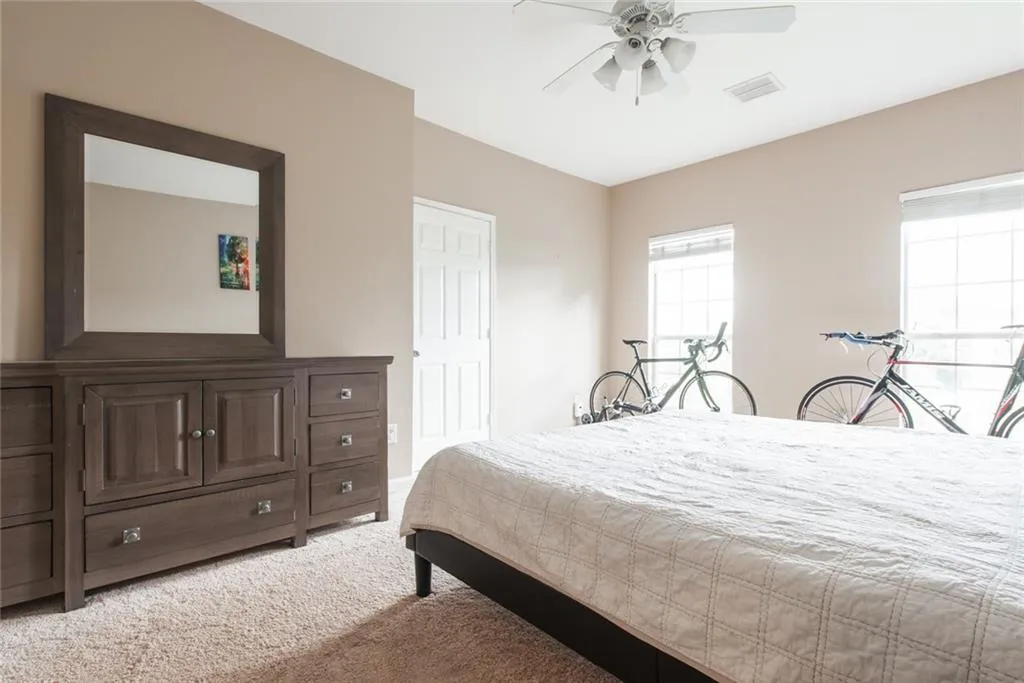 5641 Roswell Road Unit 302, Atlanta, Georgia 30342, 2 Bedrooms Bedrooms, ,2 BathroomsBathrooms,Residential,Sold,5641 Roswell Road Unit 302,6082247