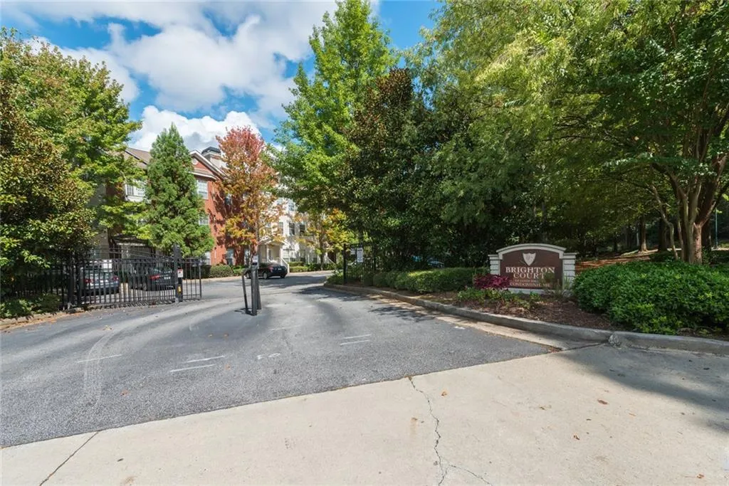 5641 Roswell Road Unit 302, Atlanta, Georgia 30342, 2 Bedrooms Bedrooms, ,2 BathroomsBathrooms,Residential,Sold,5641 Roswell Road Unit 302,6082247