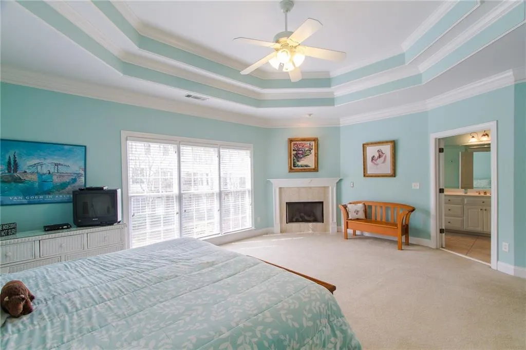 5492 Glenridge Drive Unit 528, Atlanta, Georgia 30342, 4 Bedrooms Bedrooms, ,3 BathroomsBathrooms,Residential,Sold,5492 Glenridge Drive Unit 528,5674549
