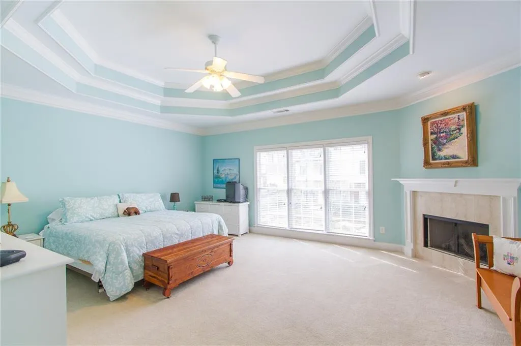 5492 Glenridge Drive Unit 528, Atlanta, Georgia 30342, 4 Bedrooms Bedrooms, ,3 BathroomsBathrooms,Residential,Sold,5492 Glenridge Drive Unit 528,5674549