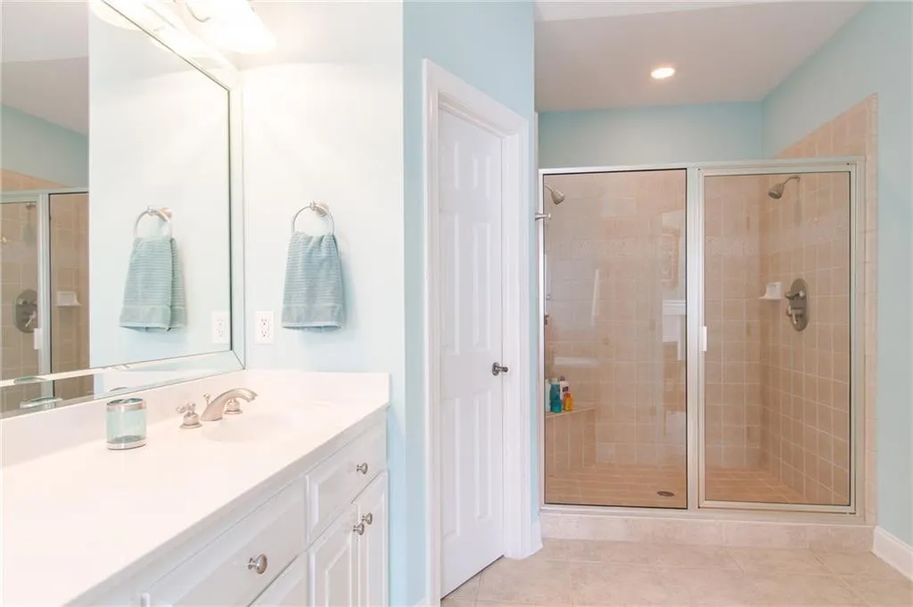 5492 Glenridge Drive Unit 528, Atlanta, Georgia 30342, 4 Bedrooms Bedrooms, ,3 BathroomsBathrooms,Residential,Sold,5492 Glenridge Drive Unit 528,5674549