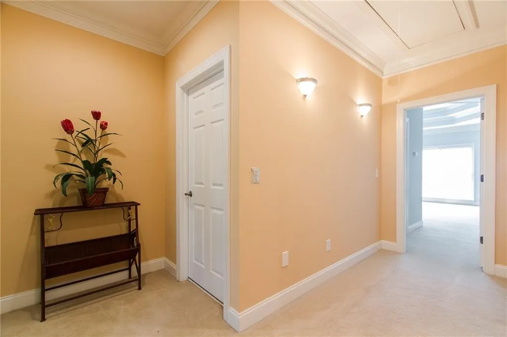 5492 Glenridge Drive Unit 528, Atlanta, Georgia 30342, 4 Bedrooms Bedrooms, ,3 BathroomsBathrooms,Residential,Sold,5492 Glenridge Drive Unit 528,5674549
