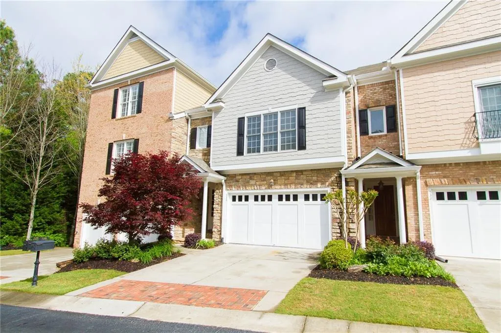 5492 Glenridge Drive Unit 528, Atlanta, Georgia 30342, 4 Bedrooms Bedrooms, ,3 BathroomsBathrooms,Residential,Sold,5492 Glenridge Drive Unit 528,5674549