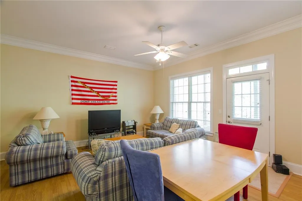 5492 Glenridge Drive Unit 528, Atlanta, Georgia 30342, 4 Bedrooms Bedrooms, ,3 BathroomsBathrooms,Residential,Sold,5492 Glenridge Drive Unit 528,5674549
