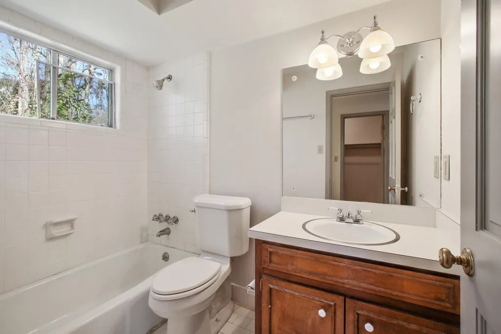 7160 Twin Branch Road, Sandy Springs, Georgia 30328, 4 Bedrooms Bedrooms, ,3 BathroomsBathrooms,Residential,Sold,7160 Twin Branch Road,5976788