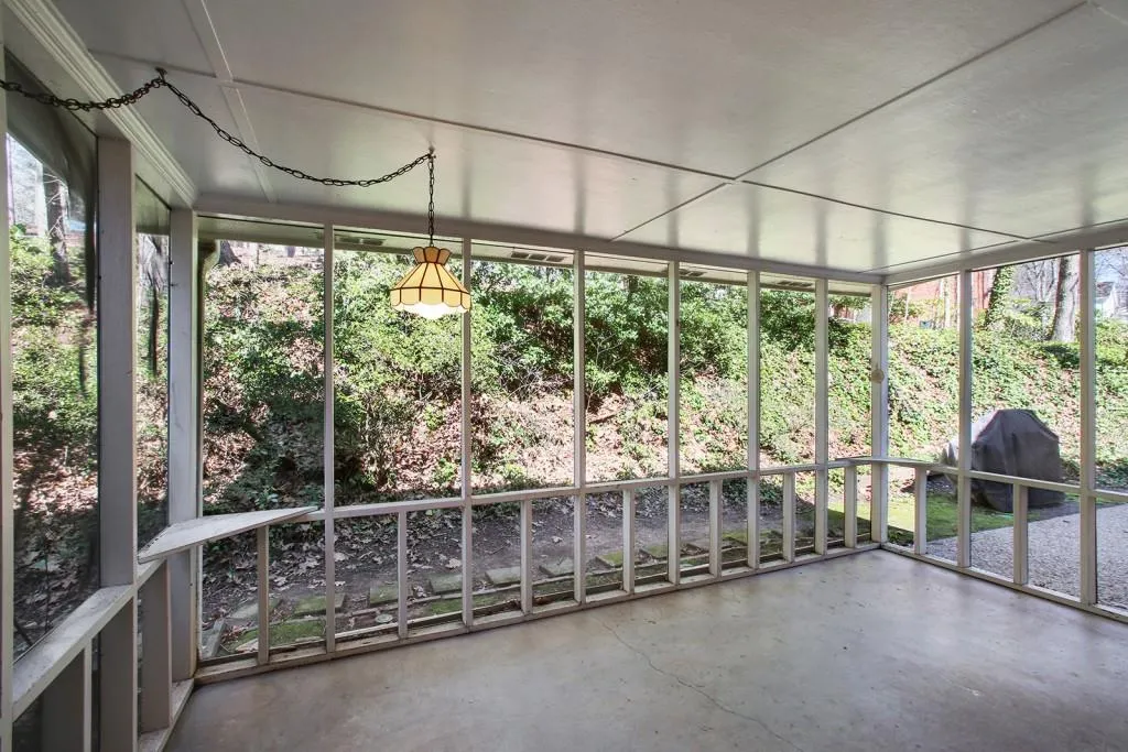 7160 Twin Branch Road, Sandy Springs, Georgia 30328, 4 Bedrooms Bedrooms, ,3 BathroomsBathrooms,Residential,Sold,7160 Twin Branch Road,5976788