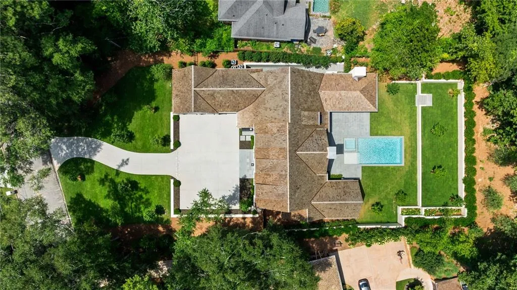 499 Broadland Road, Atlanta, Georgia 30342, 5 Bedrooms Bedrooms, ,6 BathroomsBathrooms,Residential,For Sale,499 Broadland Road,7624046