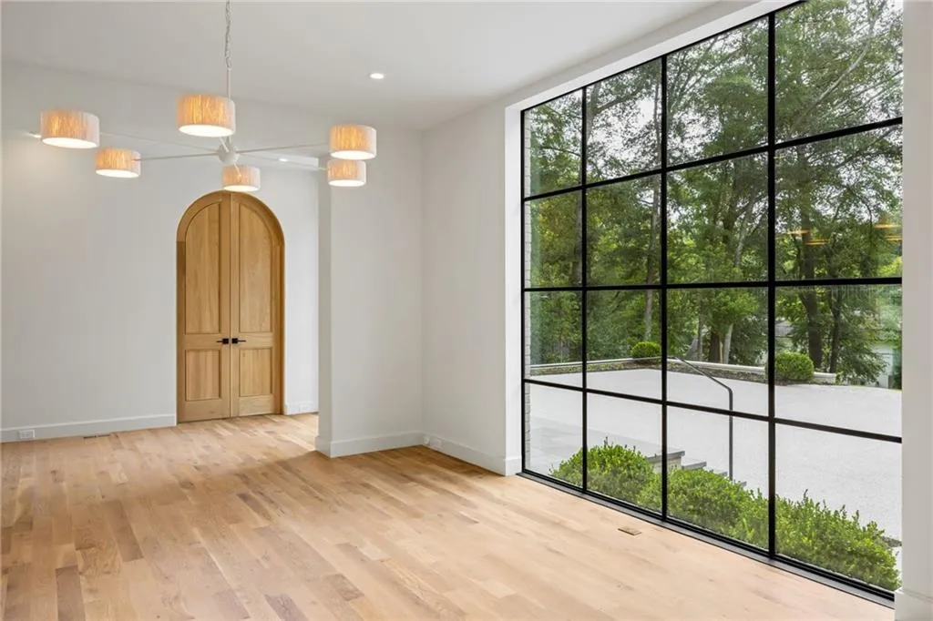499 Broadland Road, Atlanta, Georgia 30342, 5 Bedrooms Bedrooms, ,6 BathroomsBathrooms,Residential,For Sale,499 Broadland Road,7624046